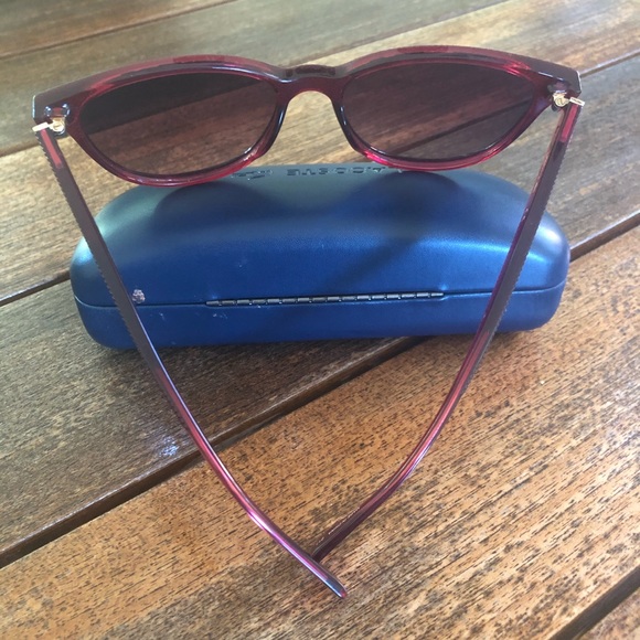 Lacoste Red Sunglasses - Picture 4 of 8